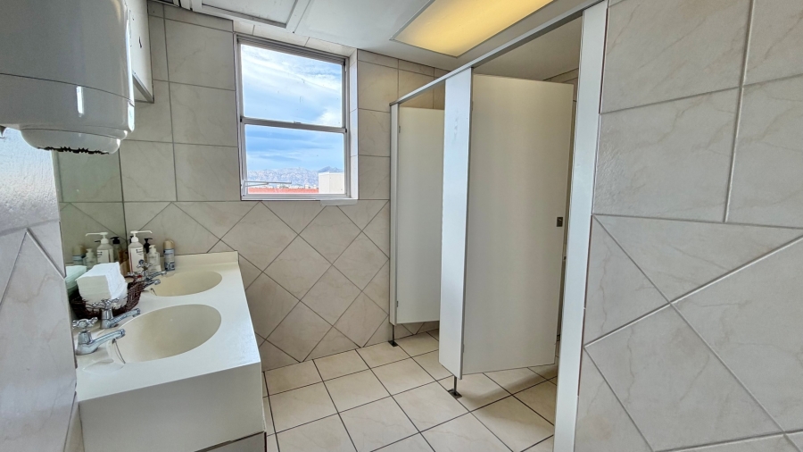 To Let Commercial Property for Rent in Somerset West Western Cape